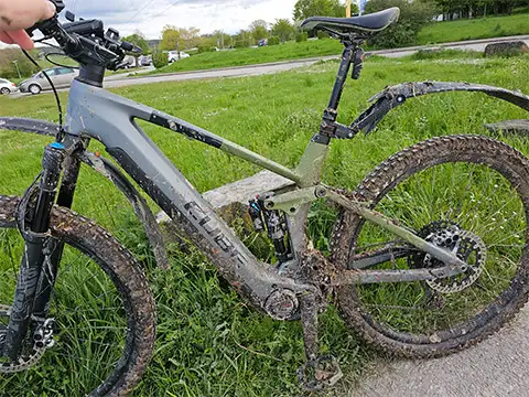 JobRad nach einer Fahrt durch den Matsch